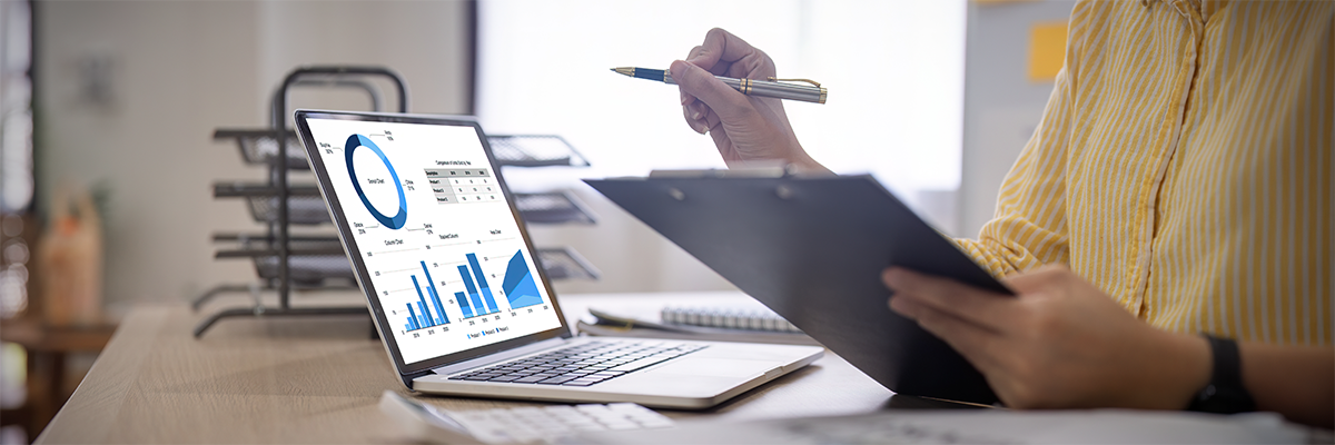 Working-laptop-analytics-1200x400px