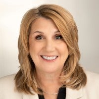 Jeanette Geer headshot