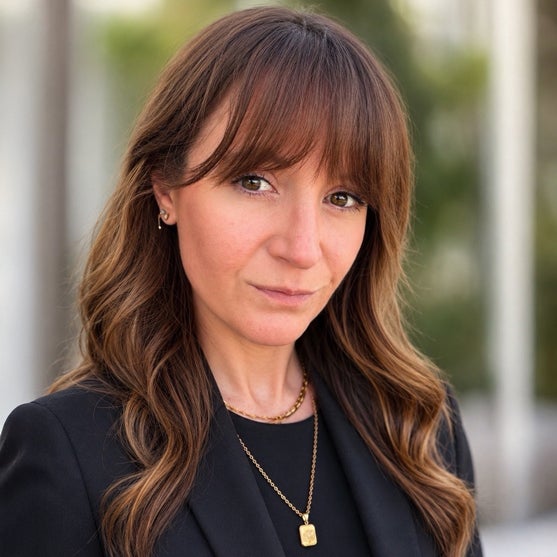 Kayla Robertson headshot